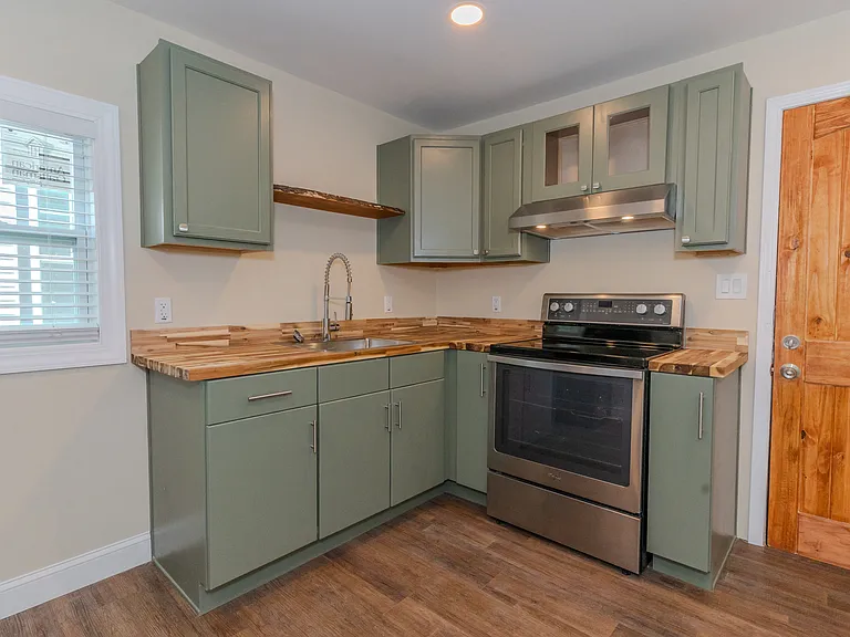 315 Broad Dr SW — Photo 16