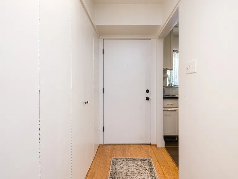 1401 N Pierce St #16 — Photo 4