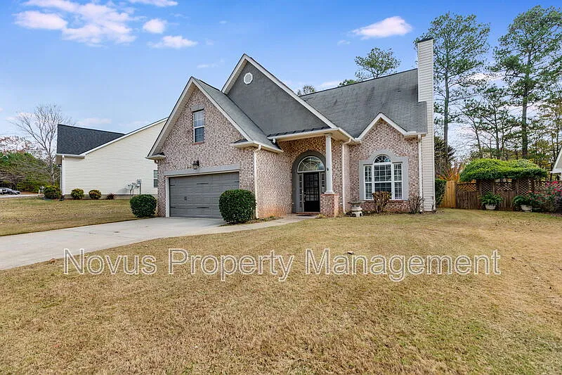 4 bed, 2.5 bath, 2100 sqft, $2,295 — Photo 3