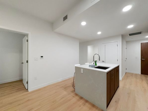 2 bedroom rental in Vancouver — photo 7