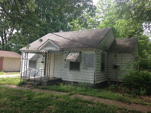 1st image of 1553 Robin Hood Ln