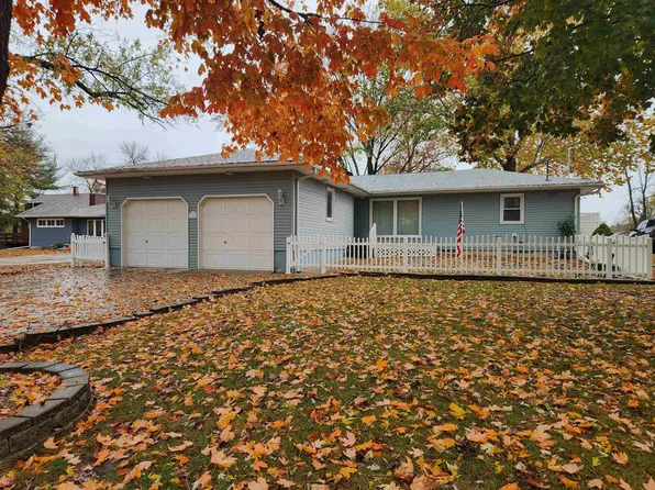 141 S Hackett Rd, Waterloo, IA 50701