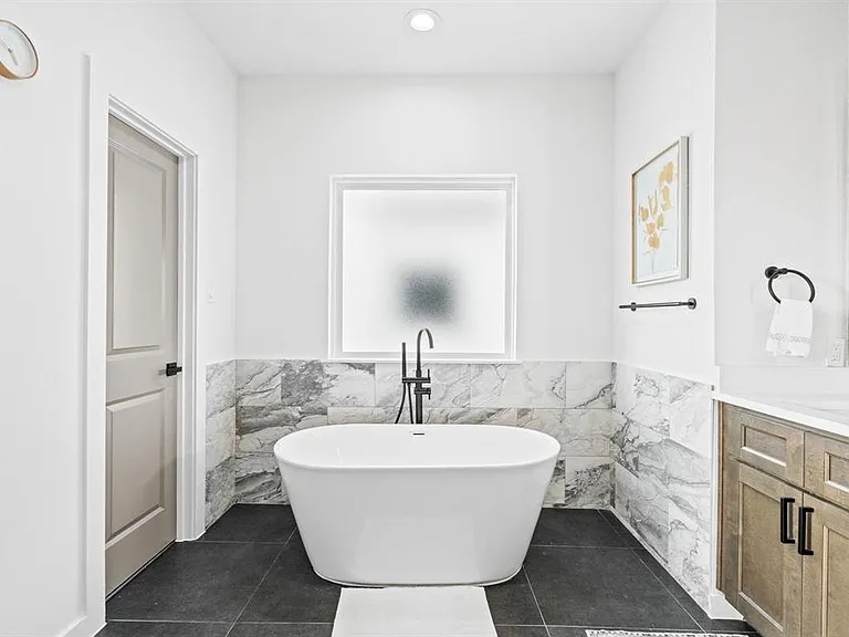 6825 Cadillac St — Photo 11