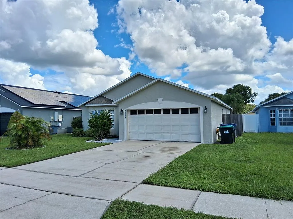3 bed, 2.0 bath, 1339 sqft, $2,295 — Photo 2