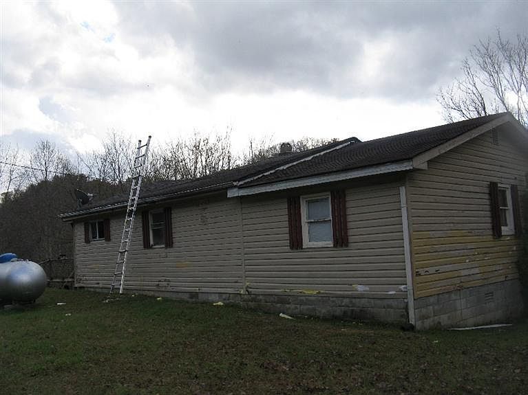 2nd image of 1999 Jacks Branch Rd