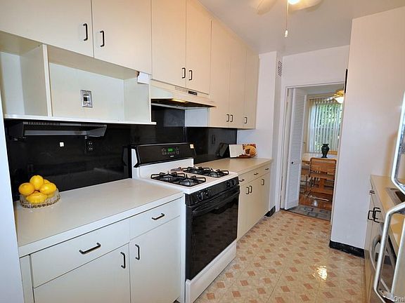 4th image of 177 E Hartsdale Ave APT 3R