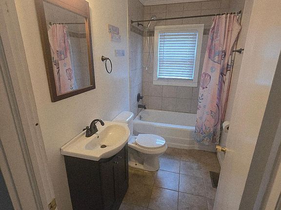 5th image of 114 Hemlock Ave