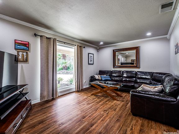 4th image of 3915 HIGHCLIFF DR