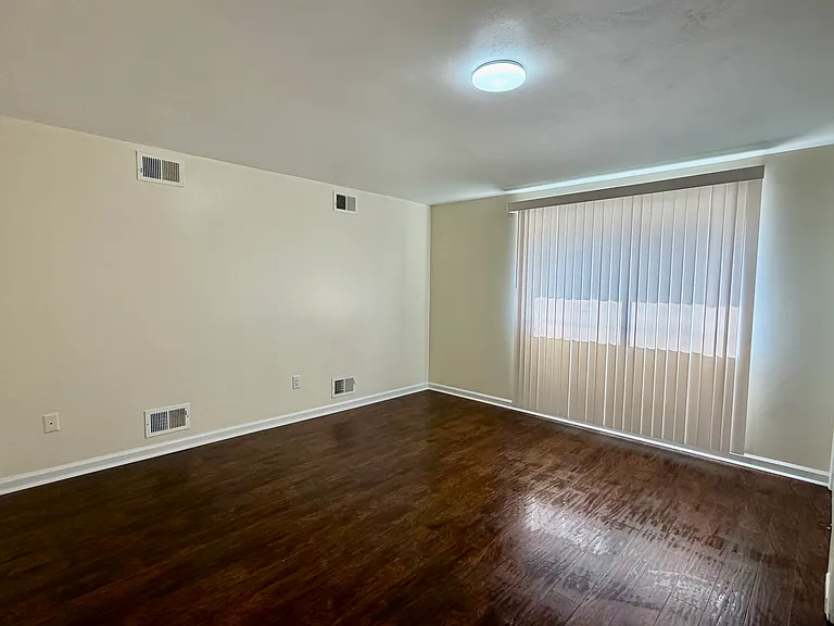 243 Tompkins Ave #2 — Photo 8