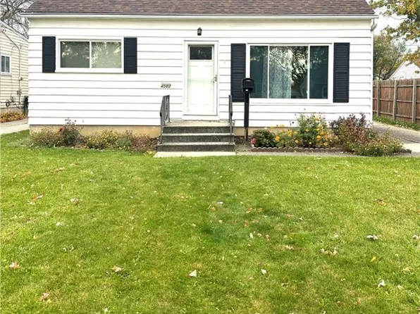 4502 W 152nd St, Cleveland, OH 44135