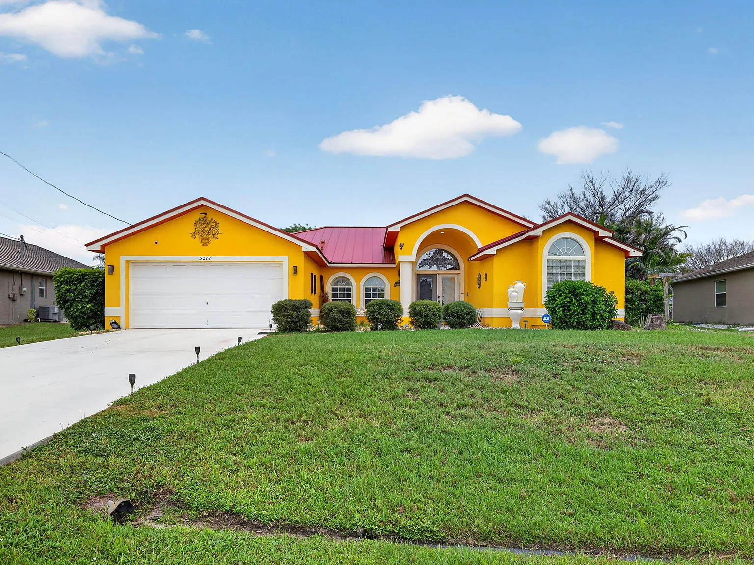 3 bed, 2.0 bath, 1898 sqft, $3,500 — Photo 4