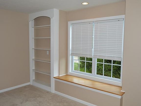 4th image of 102 Creek Side Dr