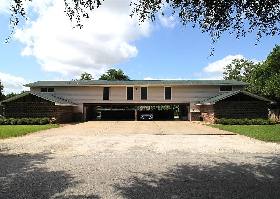 1st image of 412 Breezy Lane