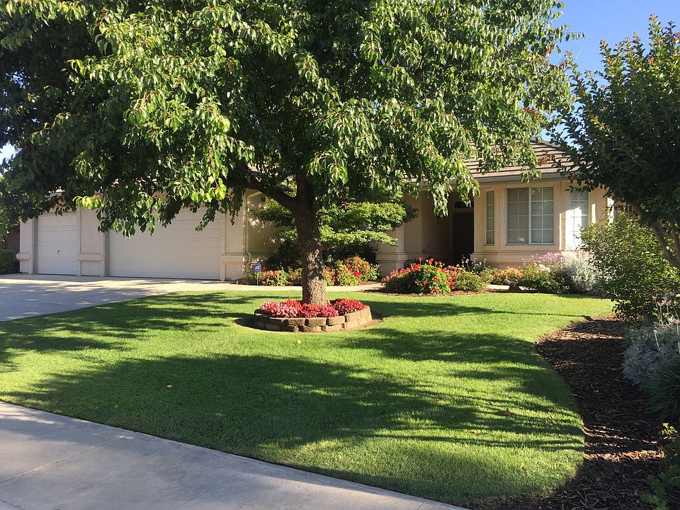 2nd image of 1524 E Seeger Ave