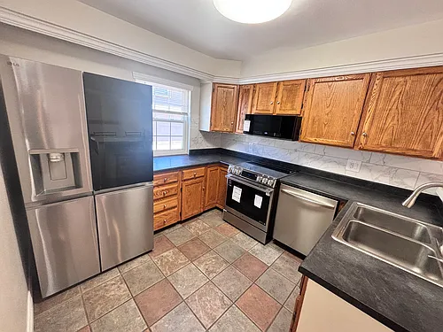 2052 S Helena St #E Photo 1