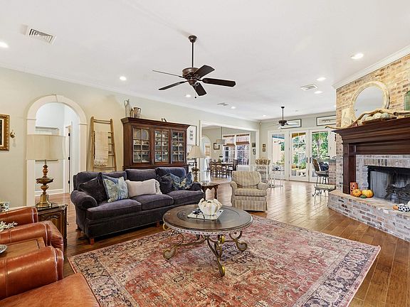 5th image of 3805 Bayside Cir