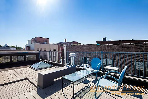 Rented by aptsandlofts.com | media 5