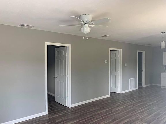 3rd image of 1223 Shadwell Dr