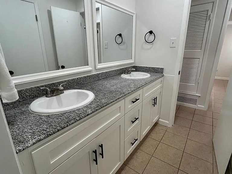 1012 Donley Dr — Photo 17