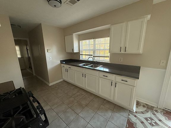 5th image of 9188 Woodhill Ln