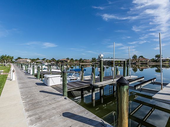 5th image of 591 Seaview Ct APT A103