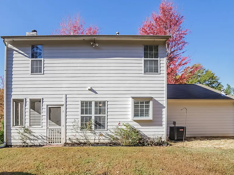 7205 Bridgeport Ct — Photo 17