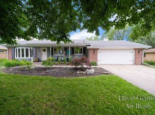 1123 Legion Park Dr, Holland, MI 49423