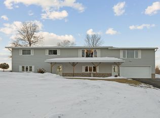 69 16th Ave NW, Waukon, IA 52172