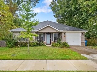 306 SW B St, Bentonville, AR 72712