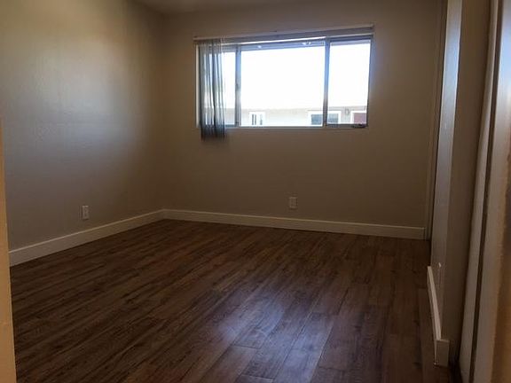 4th image of 523 Stambaugh St APT E