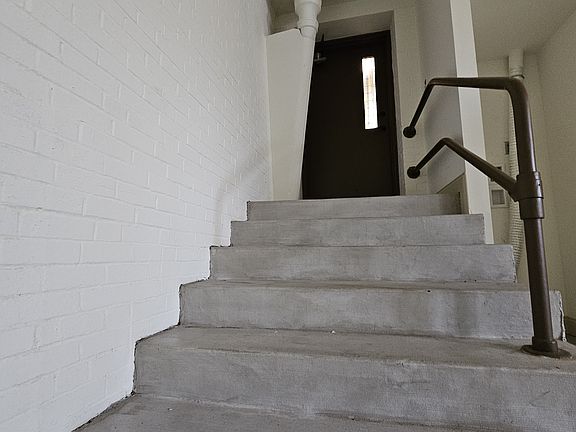 5th image of 1020 Union Blvd #1X6