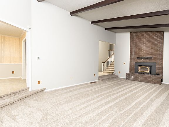 3rd image of 1484 Yasek Loop