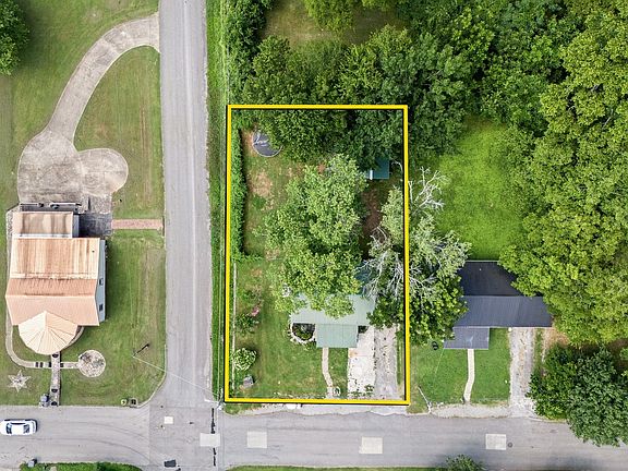 4th image of 1211 Swanson Blvd