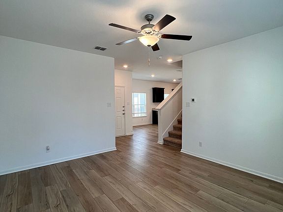 5th image of 10841 Emerick St #10841