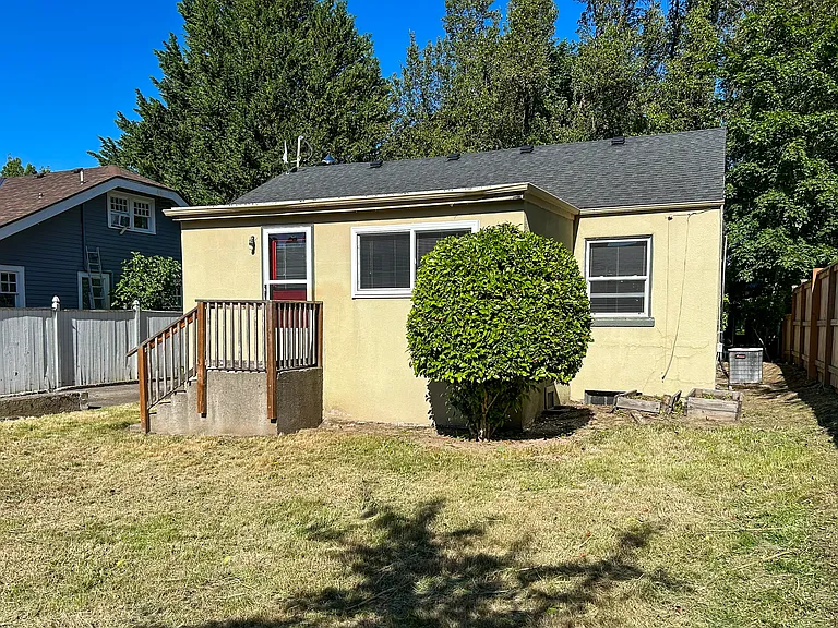 1945 High St SE — Photo 21