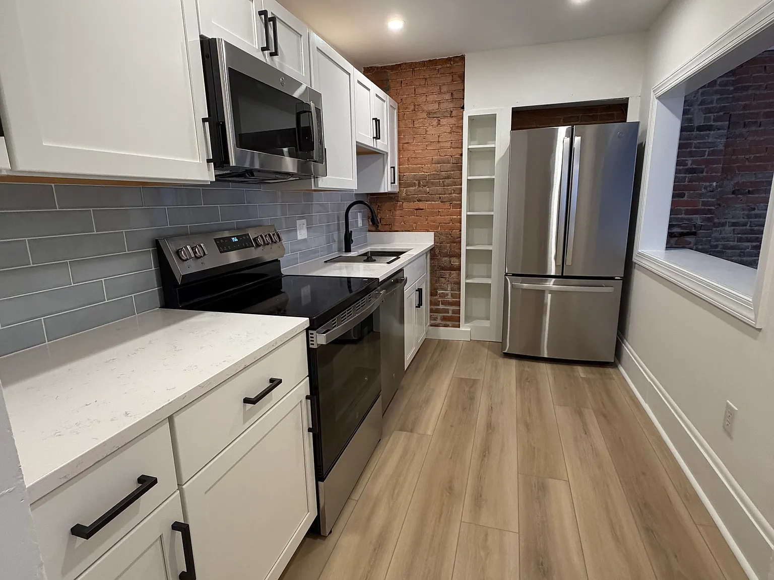 2 bed, 1600 sqft, $2,349 — Photo 4