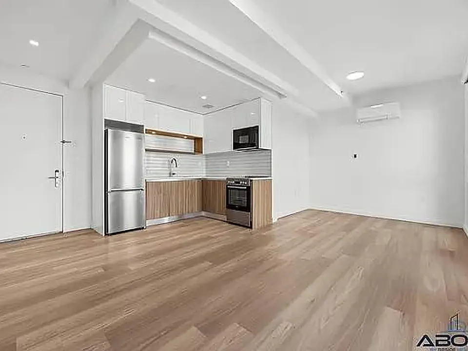 100 Lenox Rd #1M