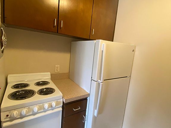 2nd image of 1810 E St #205