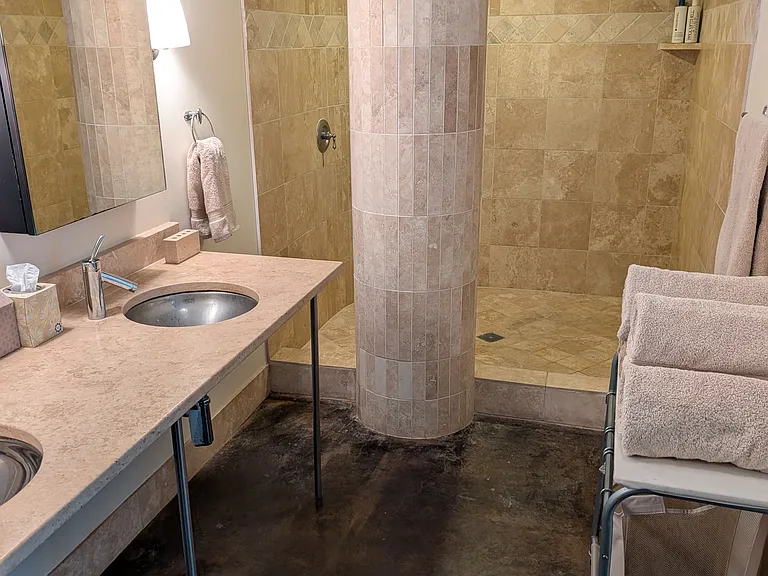 311 W 5th St #606 — Photo 27