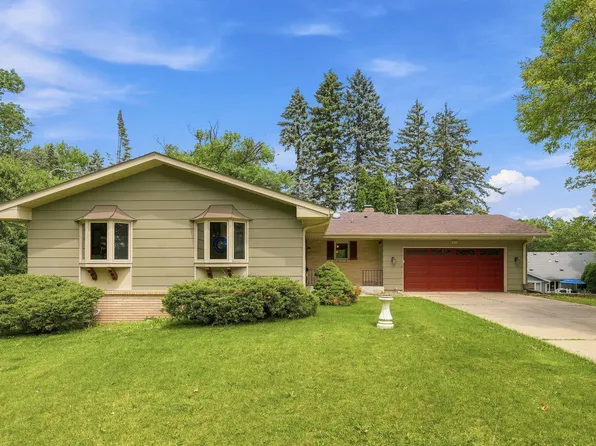 1527 E Windemere Cir NE, Fridley, MN 55421