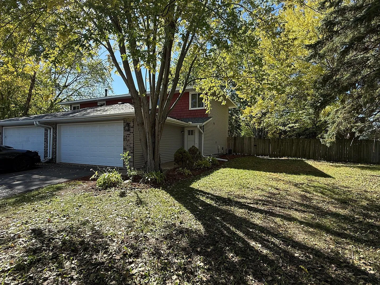 Updated 3BR Burnsville Twin Home with Large Yard & Fire Pit. Available NOW! — Photo 1