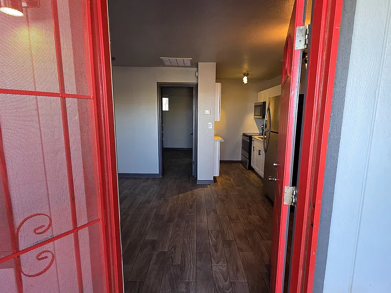 455 E Junction St #4 — Photo 5
