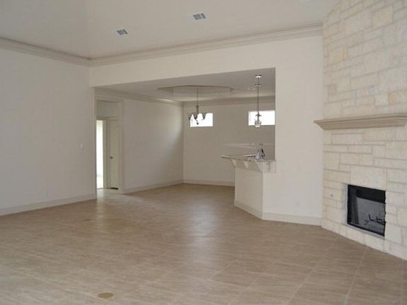 3rd image of 2221 Club House Ln