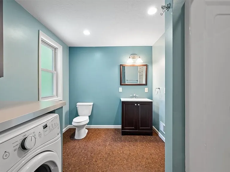 38 Pasadena St — Photo 13