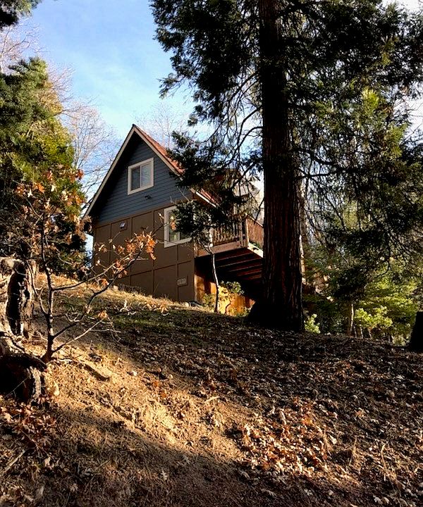 1st image of 364 Iris Dr
