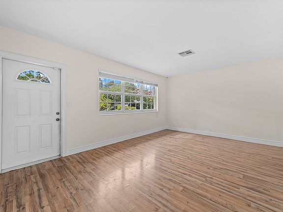 5th image of 5401 Prairie Trail