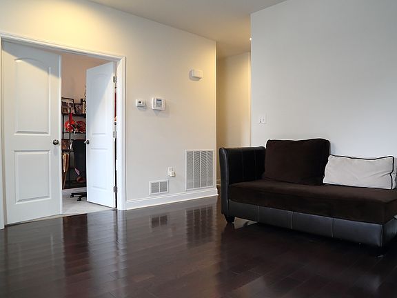 4th image of 311 Brittany Ln