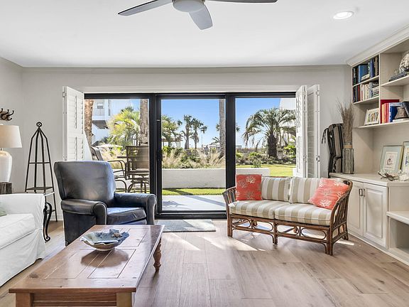 2nd image of 520 Gulf Shore Dr Unit 111