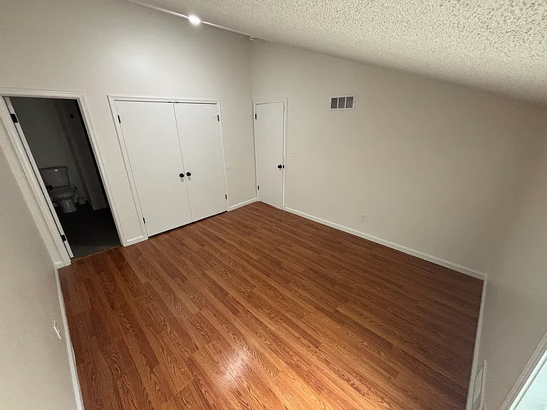 11204 College Ave — Photo 18