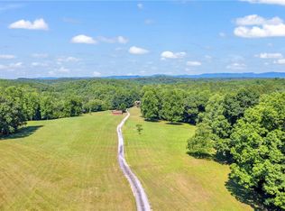 318 Pauline Dr, Salem, SC 29676